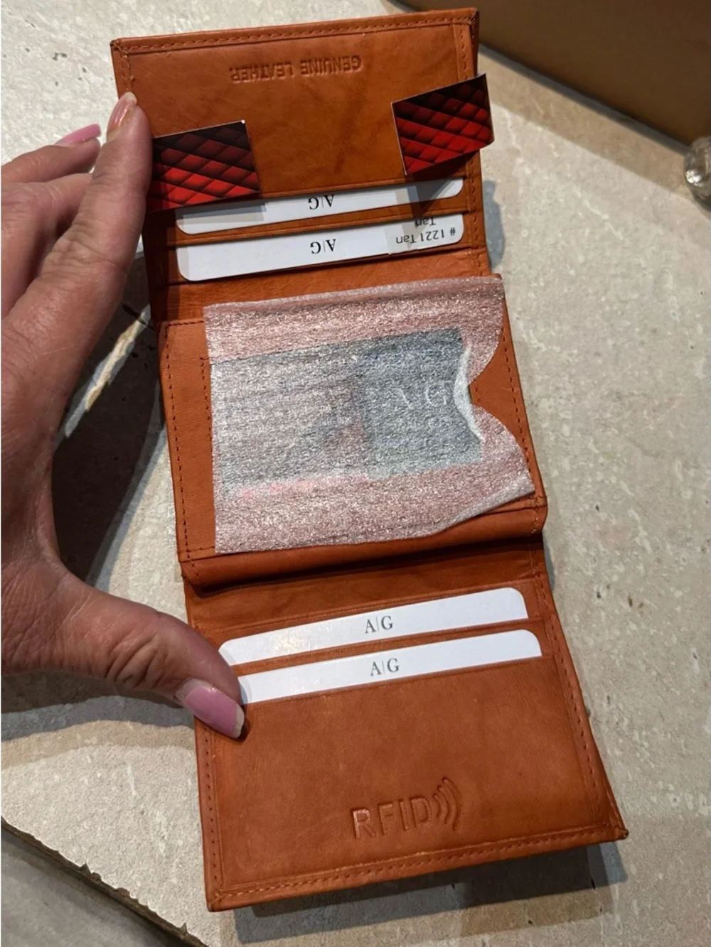 AG Wallets Men's Genuine Leather RFID Wallet